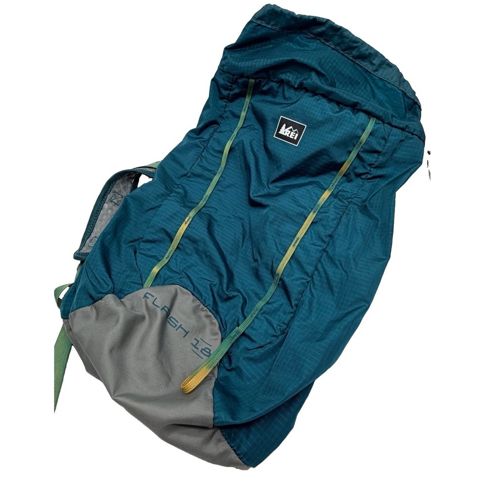REI Flash 18 Backpack Drawstring Lightweight Green Daybag 13" X 17" Outdoor